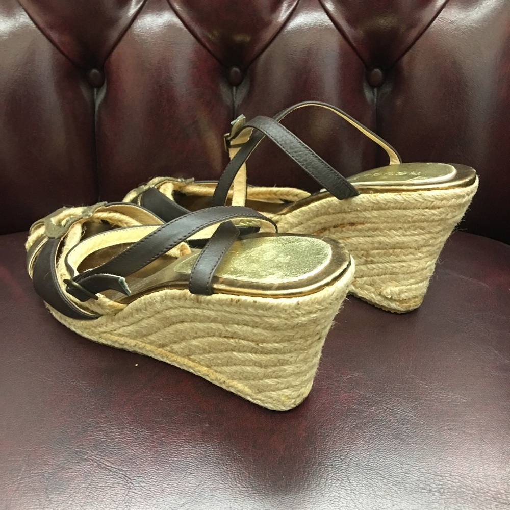 Sandals - Picture 2 of 4